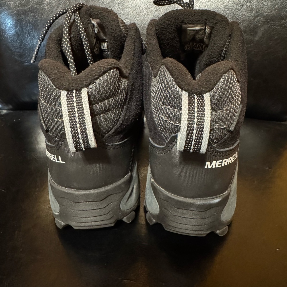 Merrell Women's Thermo Chill 2 Mid Waterproof black boot size 7.5 - Picture 2 of 6